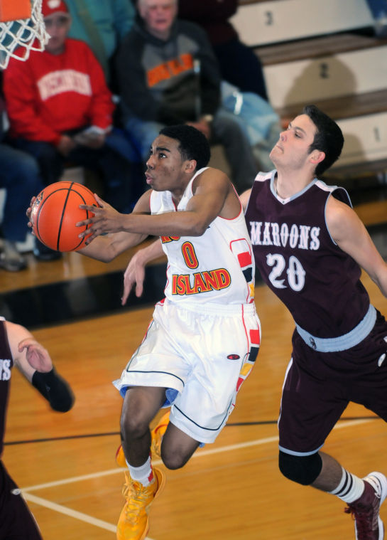 Rocky's Carr driving to SIUE